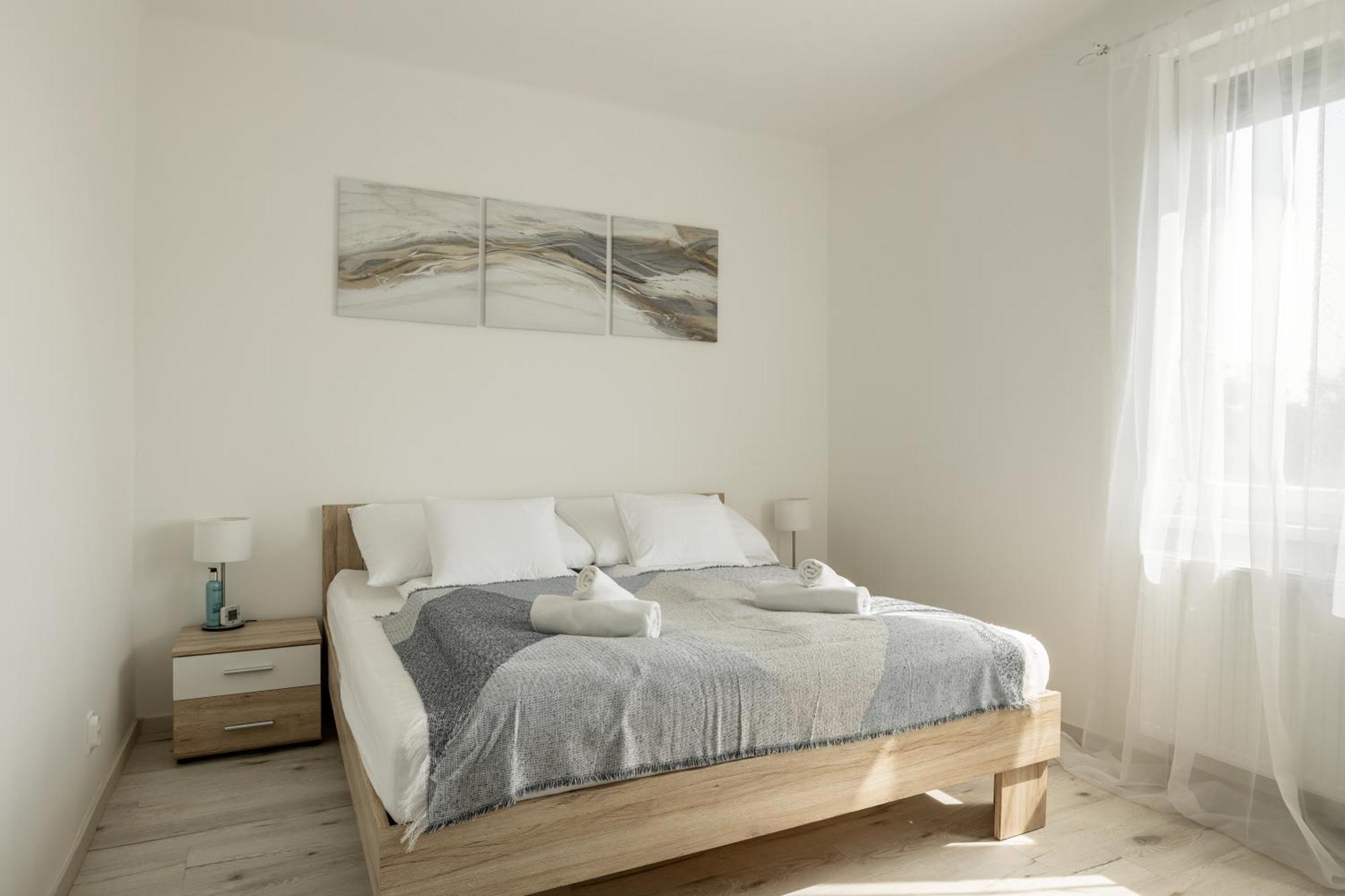 Malompark Apartman With Free Parking Debrecen Exteriör bild