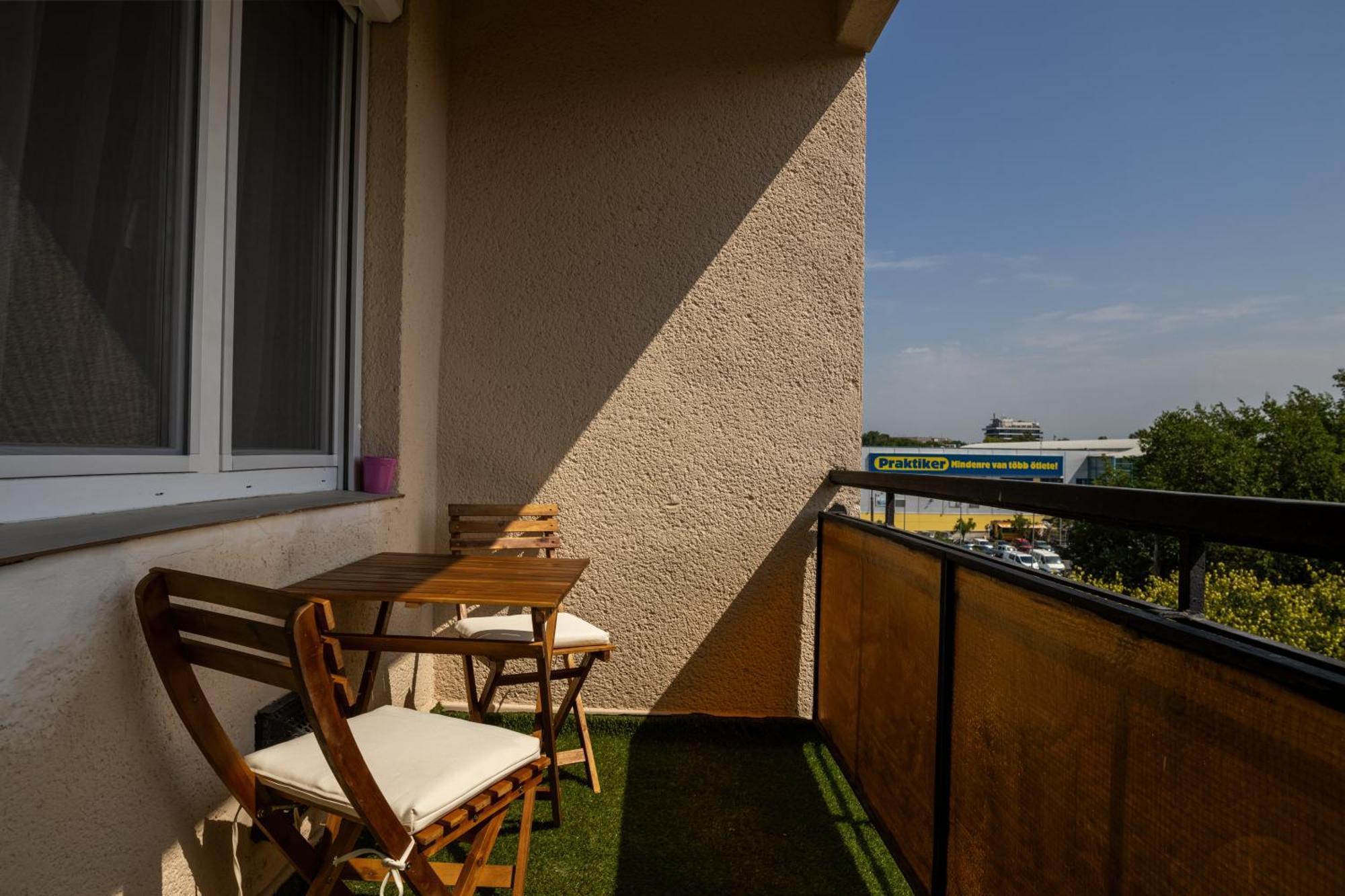 Malompark Apartman With Free Parking Debrecen Exteriör bild